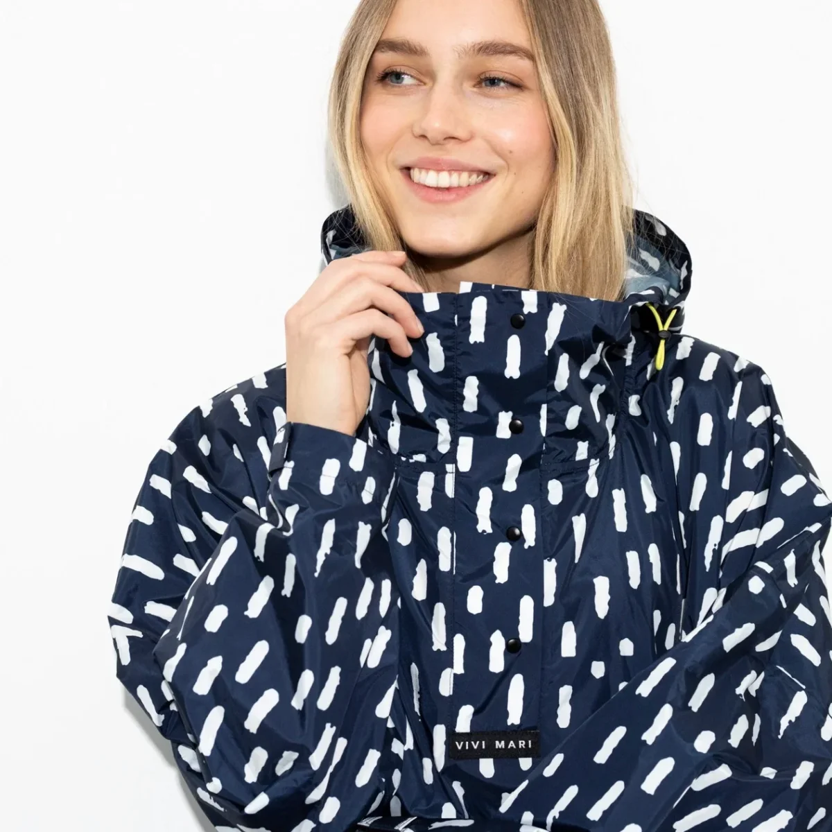 PONCHO DROPS NAVY WHITE Produits Outdoor Pensés Aventures Quotidien
