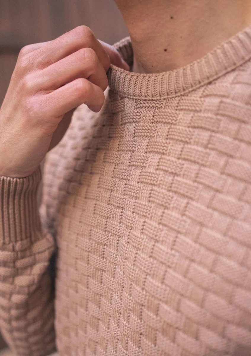 Pull Damier Taupe - lustres Vins Rouges Harmonieux pour Chaque Occasion