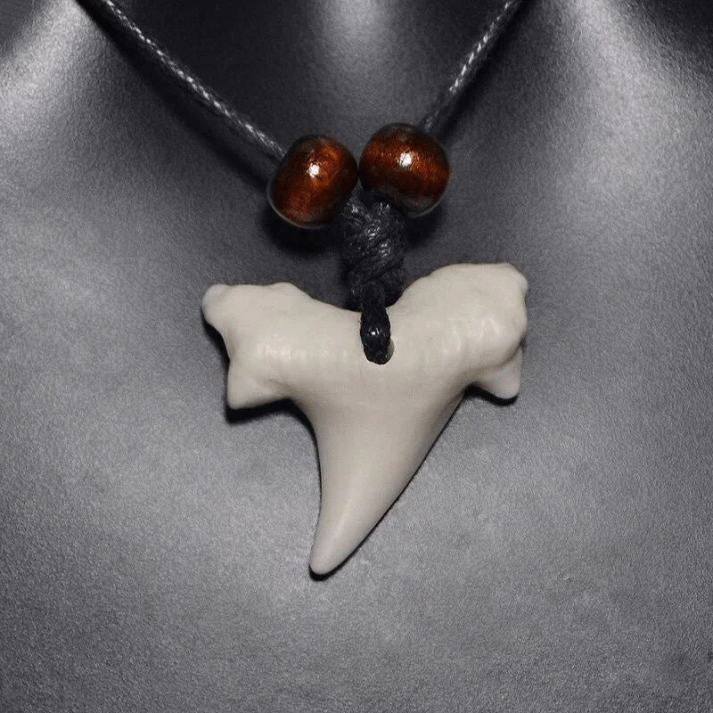 Collier Homme Dent de Requin - Saldi Straordinari – Offerte Speciali parent Disponibili Adesso