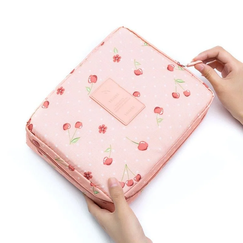Trousse de Maquillage de Voyage Cerises - Univers maison et accessoires utiles pour une vie simplifiée - makeup bag trousse maquillage maison vie