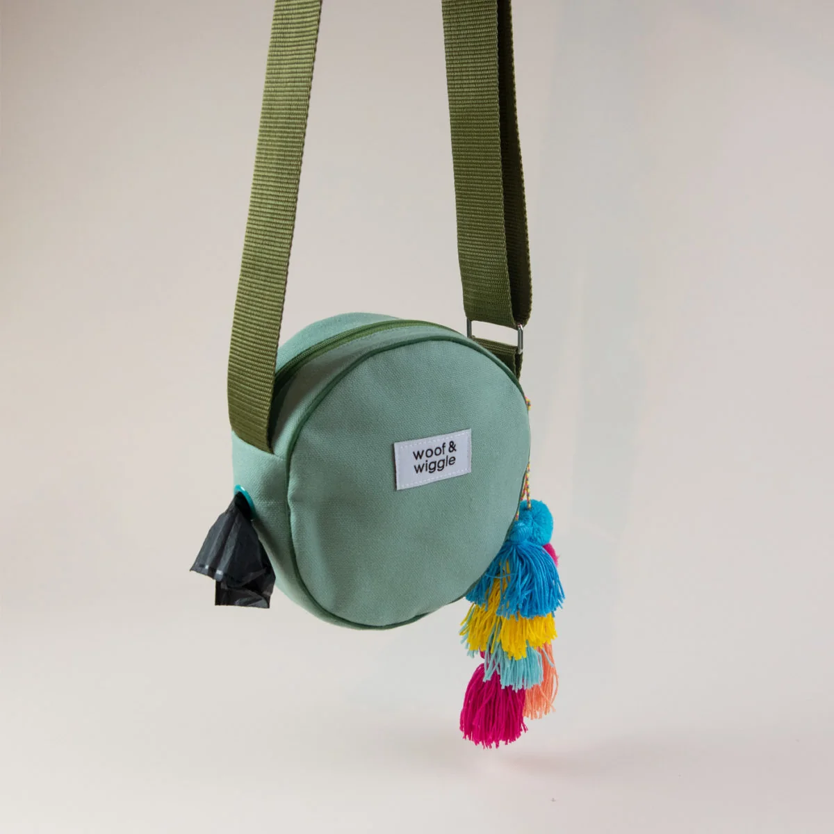 Sac à Main pour Femme - Le Compagnon Chic des Dogmoms - Saldi Straordinari – Offerte Speciali Disponibili Adesso COMPAGNON Element Sling – Sac photo bandoulière polyvalent et robuste