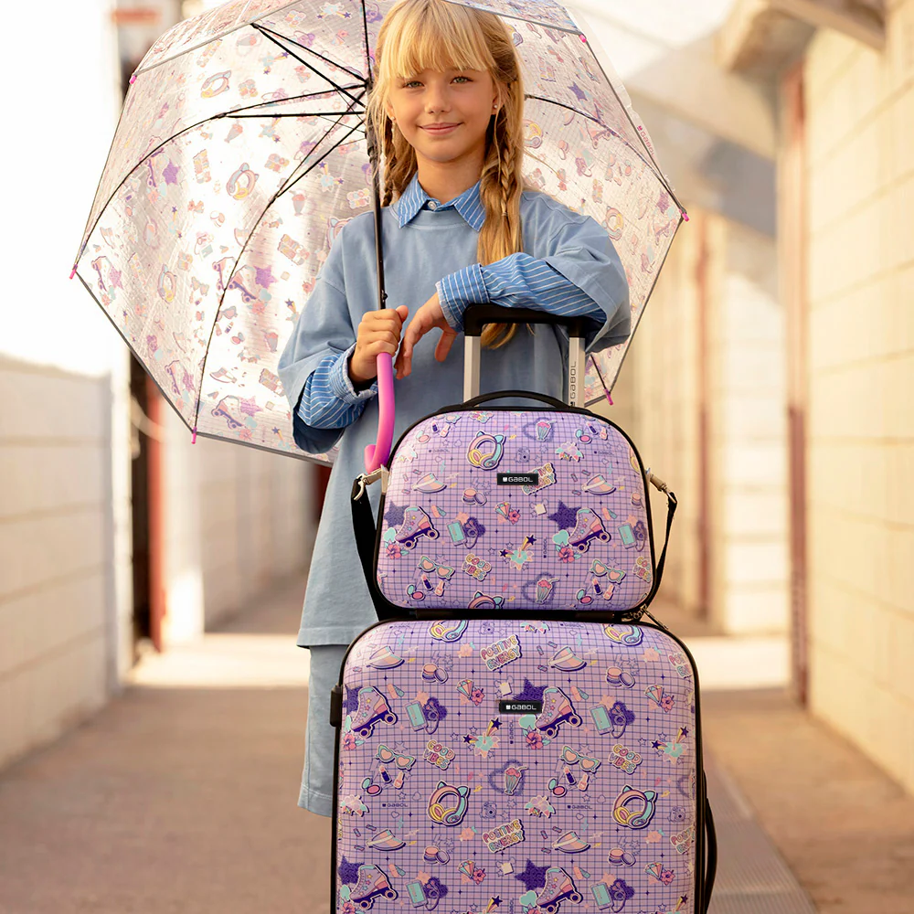 GABOL JUEGO DE MALETA DE CABINA Y NECESER FUNNY - Des Produits Outdoor Pensés pour Vos Aventures au Quotidien Illustration De La Valise D'emballage Pour Garçon : École De Voyage Ou  Préparation à L'aventure Illustration de Vecteur - Illustration du  vacances, exploration: 381274081