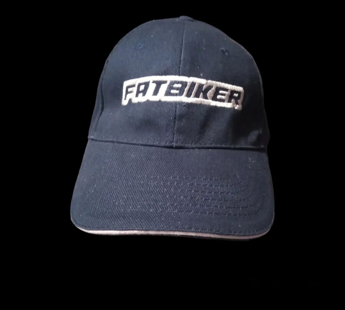Casquette brodée "Fatbiker" Marine et rose - Des Équipements Pensés pour Profiter de Chaque Instant Dehors RR 2023 Casquette - Lifestyle | MARINEPOOL