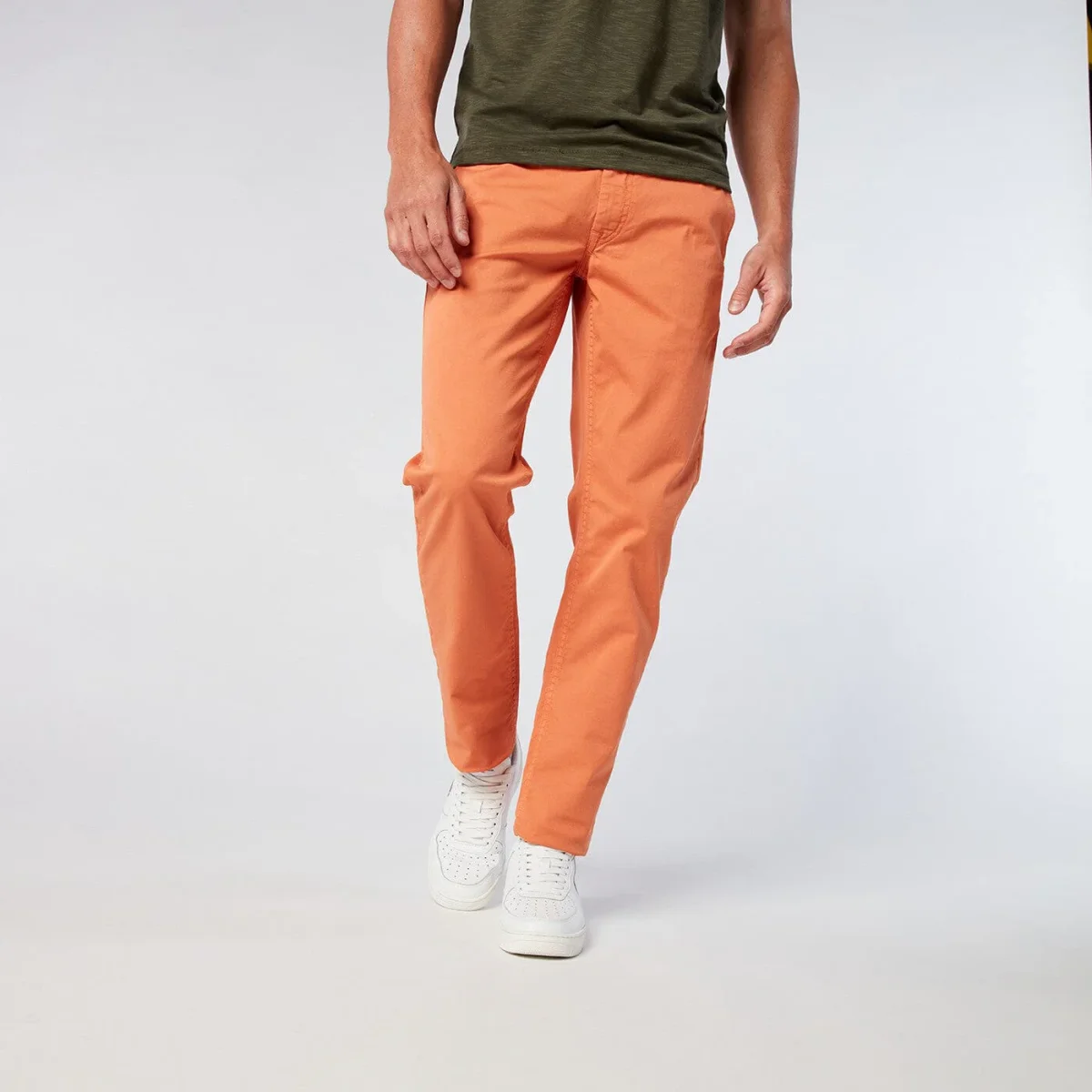 Chino 702 orange coupe droite confort fit orange abricot - E-shop mondial – Produits durables, modernes et accessibles partout - saint james orange coupe droite e-shop produit