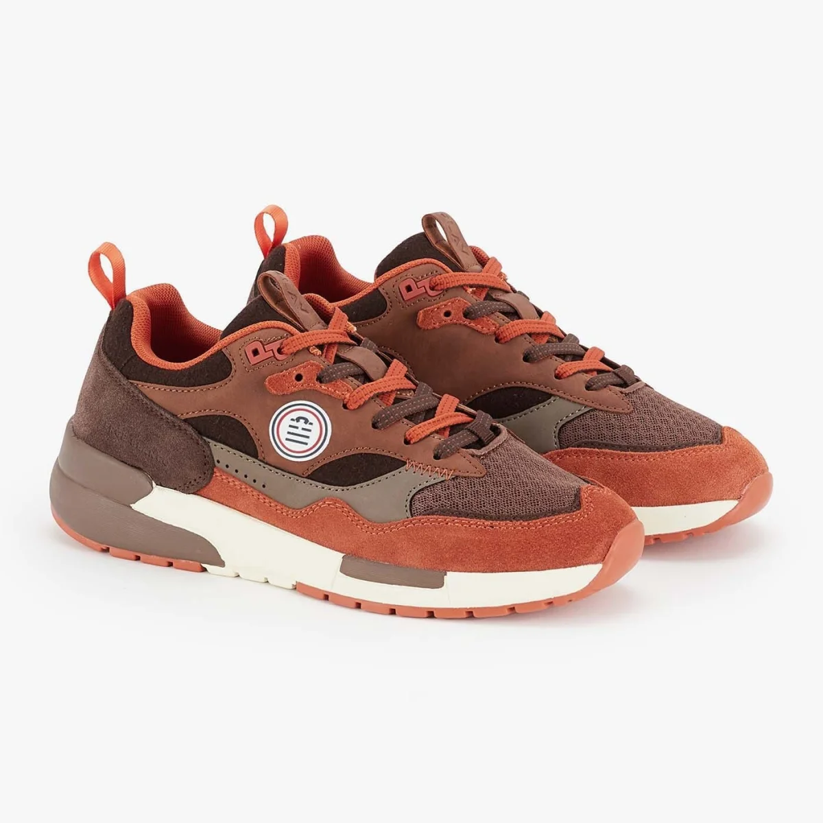 Sneaker Courchevel orange - E-shop mondial – Produits durables, modernes et accessibles partout La basket iconique made in Italy !✨ Aujourd'hui, Golden Goose est bien plus  qu'une paire de baskets. C'est un symbole de style, porté par les  passionnés de mode, les créatifs et tous