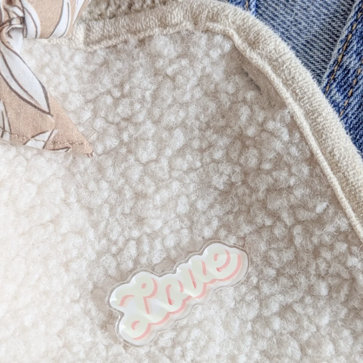 Pin’s LOVE - Saldi Straordinari – Offerte Speciali Disponibili Adesso Do We Overuse the Term 'Love You'? - Poosh