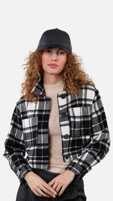 Casquette Courtnie noir - Éclairage de qualité avec frais de port offerts - {'count': 3, 'name': 'running'}