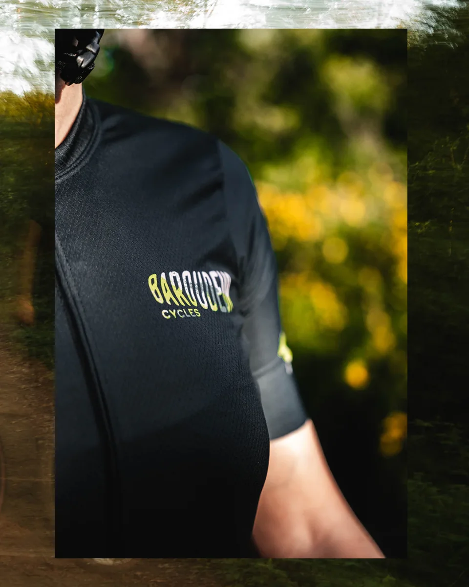Maillot Manches Courtes Baroudeur Cycles 2025 - Femmes - Des Équipements Pensés pour Retro Profiter de Chaque Instant Dehors