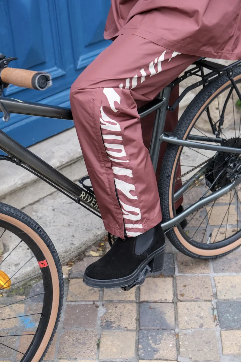 Pantalon de pluie - Poule Party - Tout pour Créer des Expériences Mémorables en Extérieur 7 bonnes raisons d'avoir des poules dans son jardin - Gamm vert