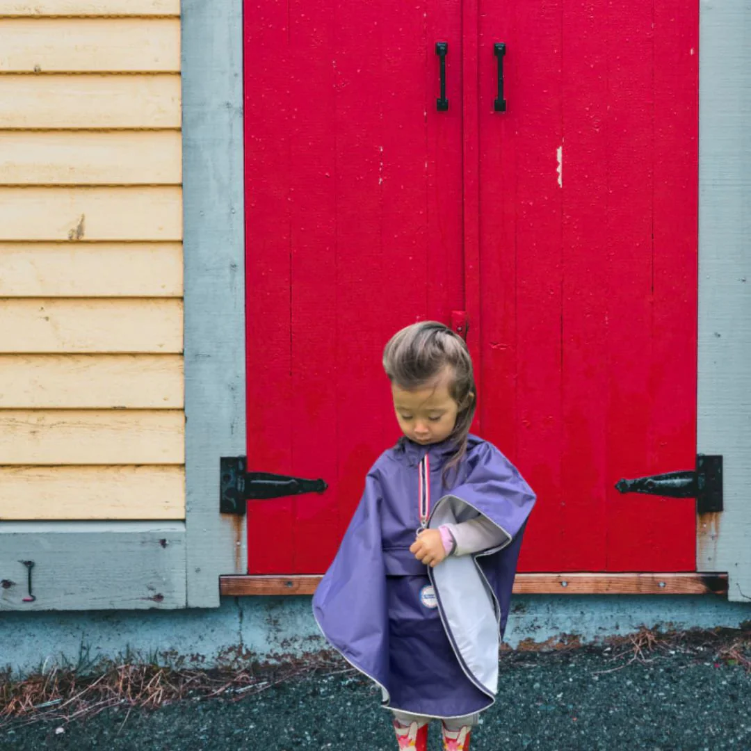 Poncho de Pluie Enfant Imperméable - Le Temps des Grenouilles - Tout pour Créer des Expériences Mémorables en Extérieur Poncho vélo en tissu recyclé – Anvers – Le Temps des Grenouilles