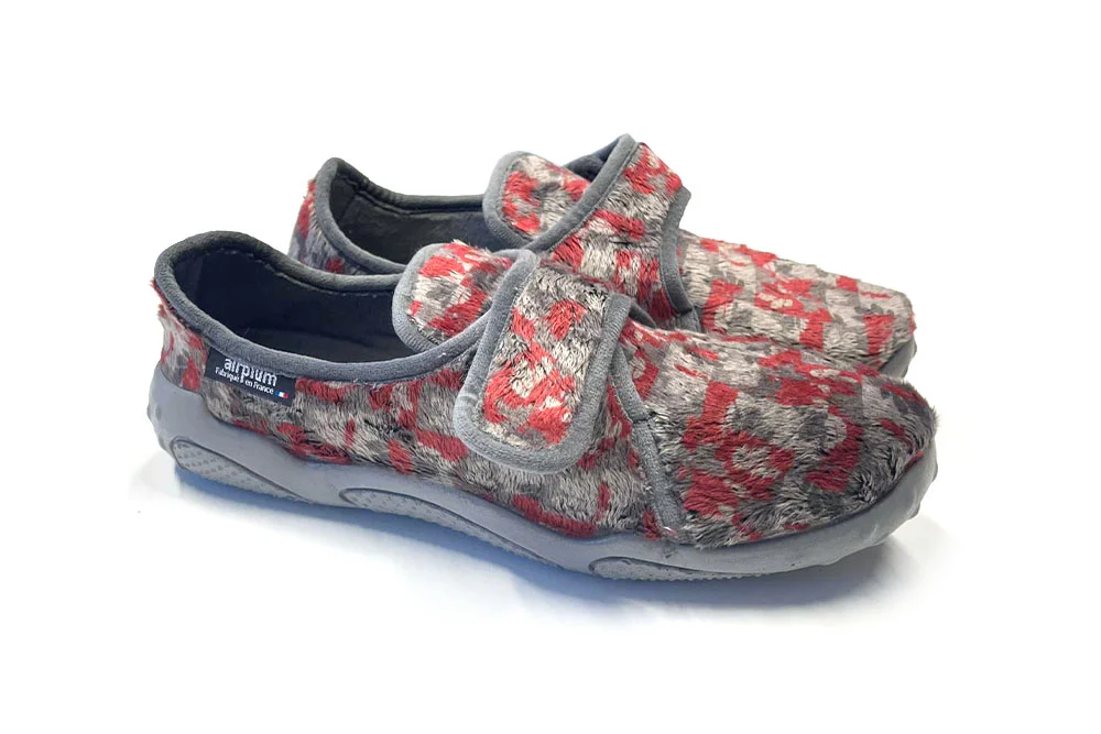 Mule homme DJINCO gris - Vins Rouges Harmonieux pour Chaque Occasion Mules Rohde, mules chaudes homme en velours côtelé gris/olive | Igert  Chaussures&Maroquinerie
