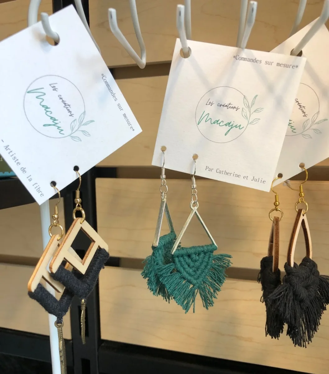 LCM Boucles d'Oreilles Tissage - Saldi Straordinari – Offerte Speciali Disponibili Adesso 🤍 TUTORIEL 🤍 Envie d'un bijou délicat et poétique à réaliser vous-même ?  Ces boucles d'oreilles en tissage forment une ravissante demi-fleur, avec  un rendu tout doux et vraiment trop mimi 😍
