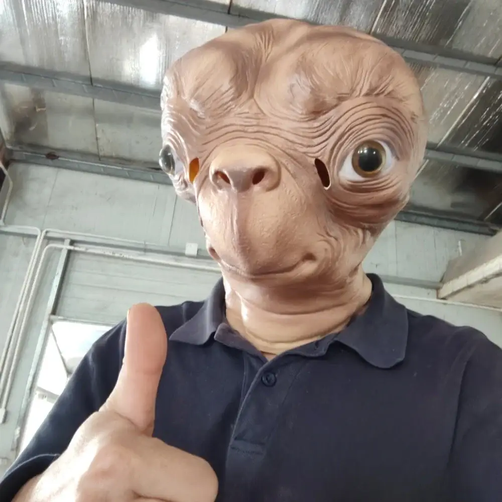 Déguisement Masque E.T. Alien - Boutique Bébé en Ligne : Soins, Jouets et Articles Maison Costume-premium pour enfant «Batman», 3 pcs./«Superman», 2 pcs./«Flash», 2  pcs. | Lidl