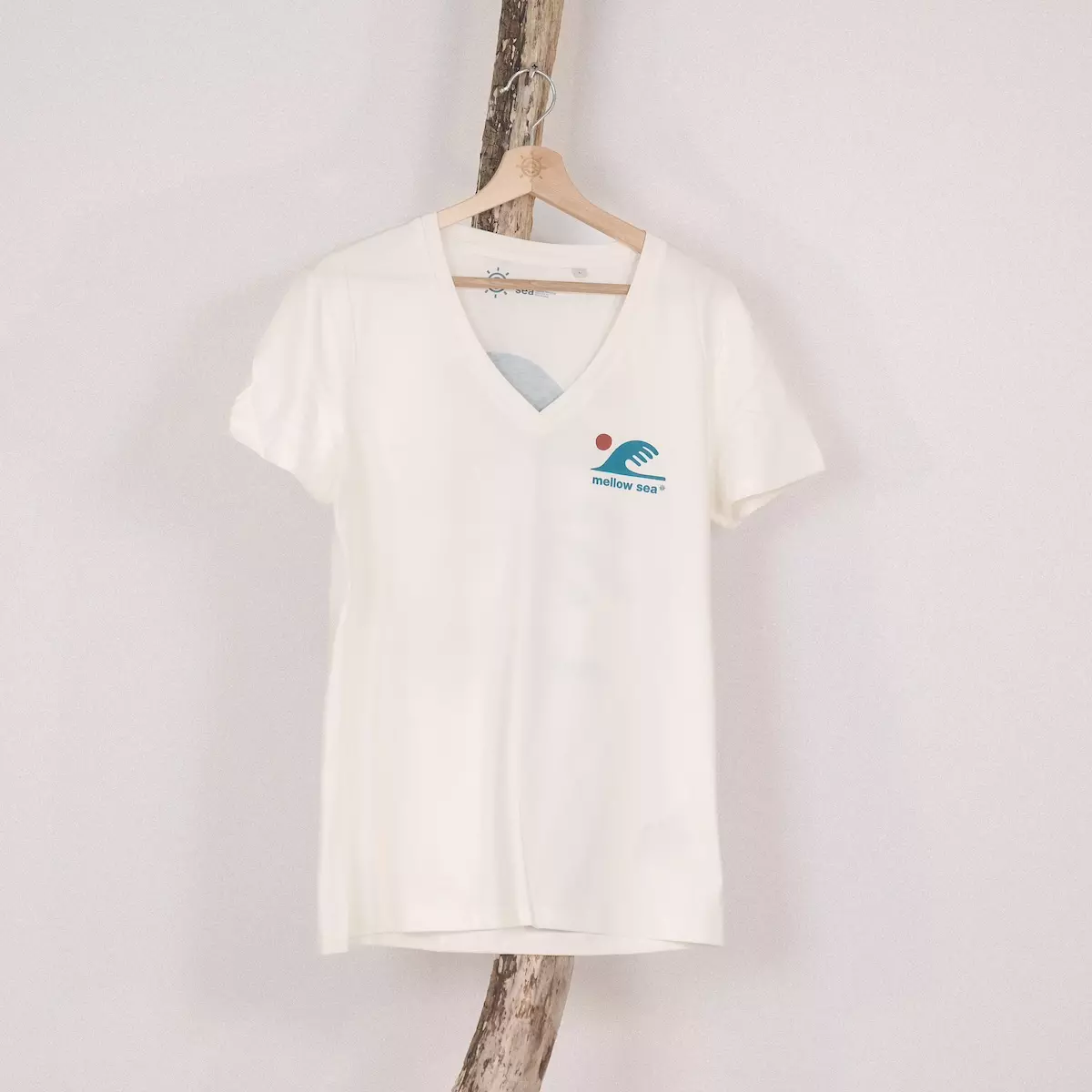 T-shirt Col V Mellow Sea Mellow Sun - Outdoor Sports Shop Shopee – Bons Plans Randonnée & Trekking