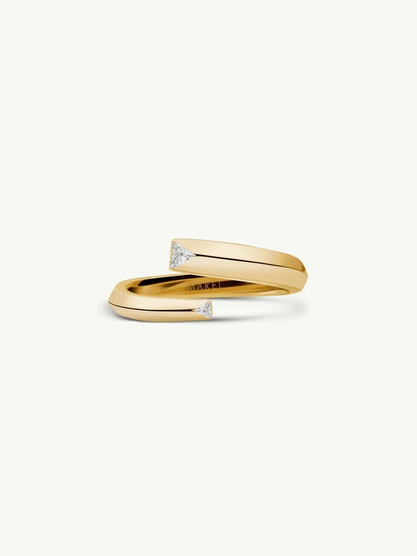 Pythia Serpentine Coil Ring With Trillion-Cut White Diamonds 18K Yellow Gold, 0.10 CTW - Saldi Straordinari – Offerte Speciali Disponibili Adesso - {'count': 1, 'name': 'Art'}