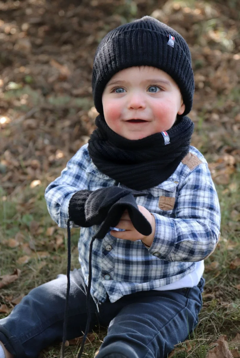 Moufles enfant Perinne Noir - Vins Rouges Harmonieux pour Chaque Occasion - {'count': 1, 'name': 'Mystic'}