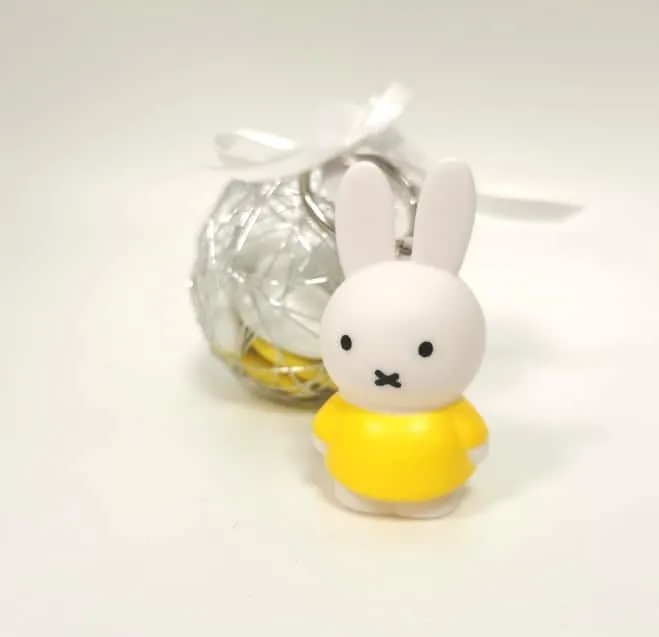 Porte clés – Lapin Miffy – Jaune - ​Boulangerie-Pâtisserie | Pain au Levain & Viennoiseries​ - {'count': 2, 'name': 'pains'}