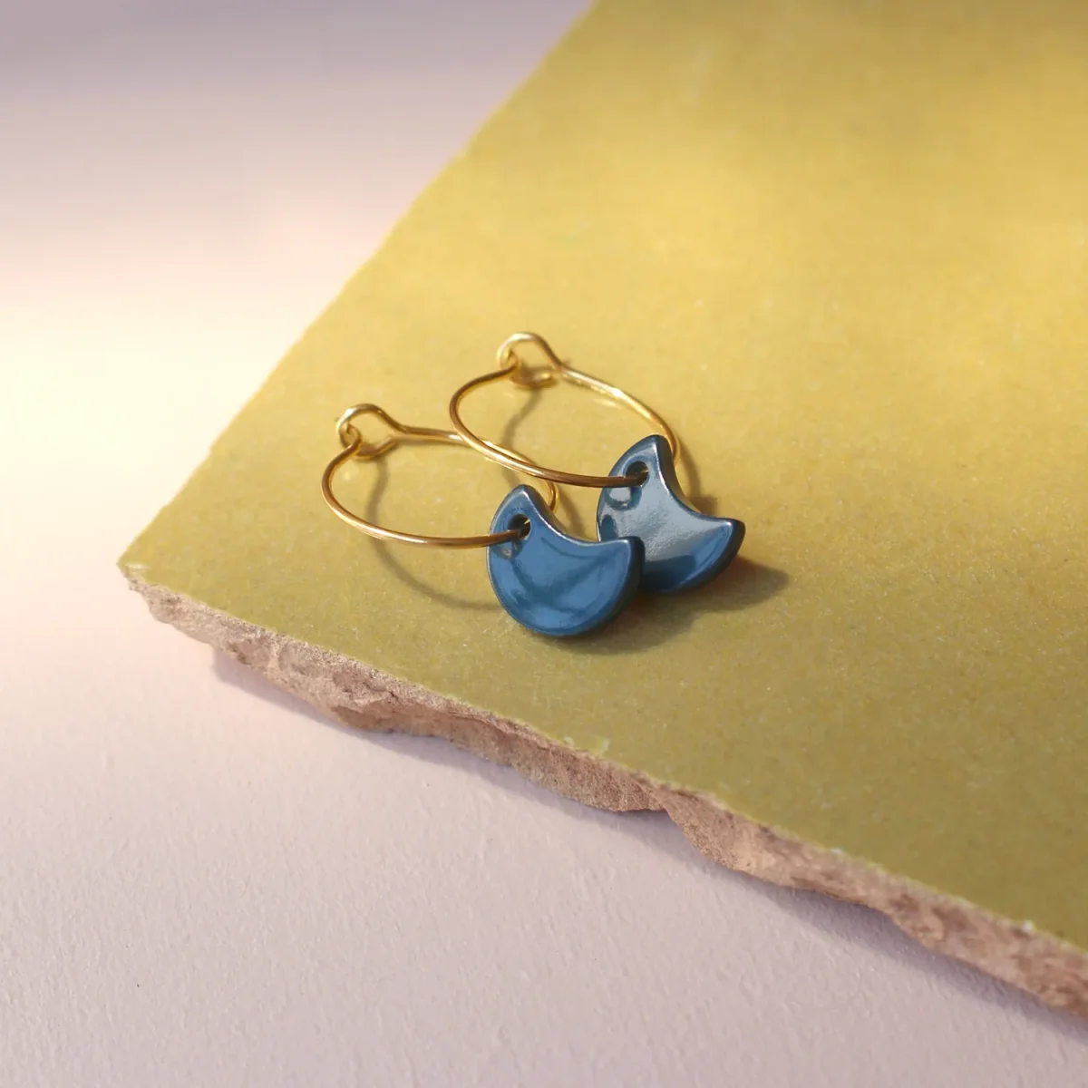Boucles solutions d'Oreilles Lune Paon La Maison Naïve - Organisation de la maison avec des solutions de rangement