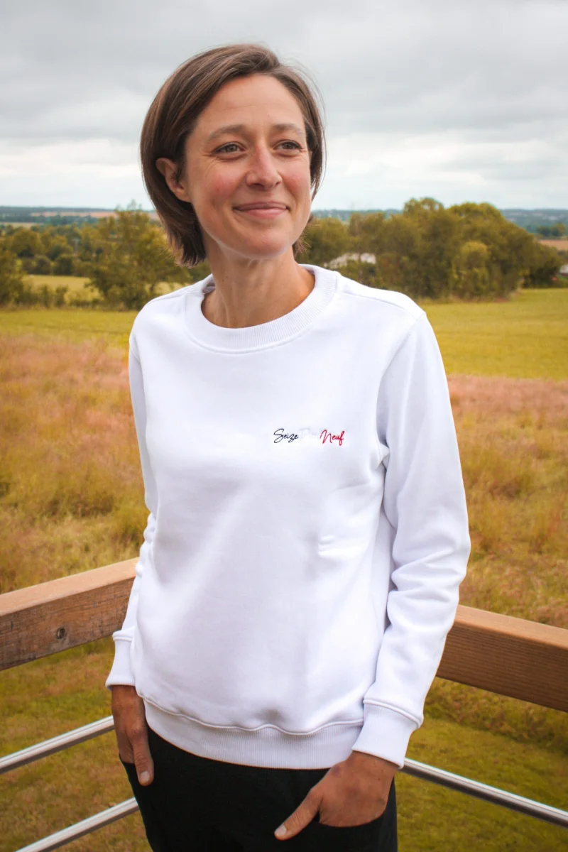 SWEAT ALINE – BRODERIE BLEU, BLANC,ROUGE - Vins Rouges Harmonieux pour Chaque Occasion - {'count': 2, 'name': 'Pro'}