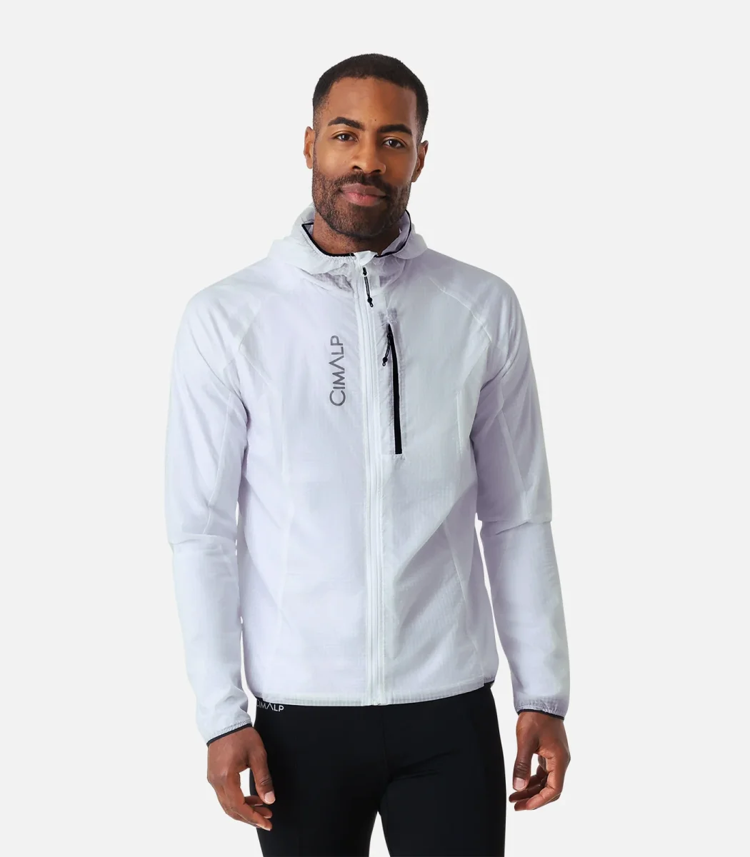 SKIN VESTE 5 H - Des Équipements Pensés pour Profiter de Chaque Instant Dehors Le test de la Cimalp Skin veste 4, coupe-vent et ultra légère.